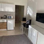 Ifos Apartament *